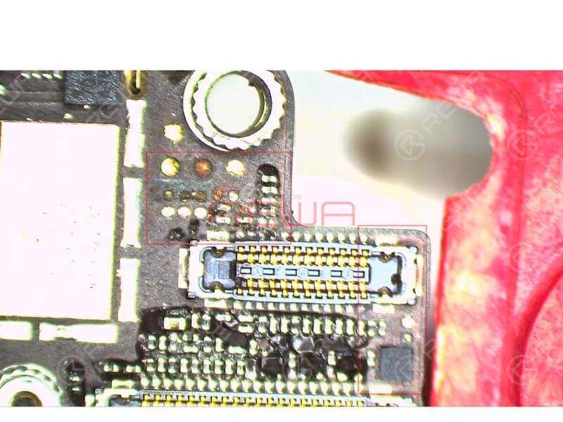 We can see that due to the corrosion of circuits on the board, there are parts missing on bonding pads of FL3803 and FL3802. This might be the cause.