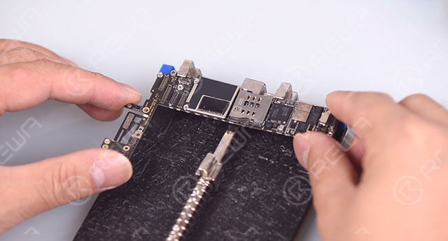 7 Steps for iPhone Data Recovery from Dead Motherboard