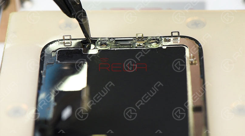 Bezel Removing