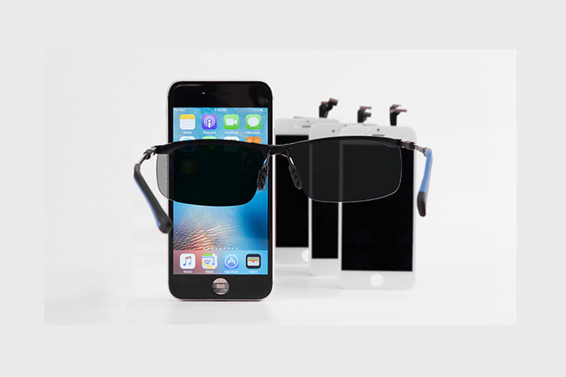 iPhone Screen Blackout Solution with Polarized Sunglasses