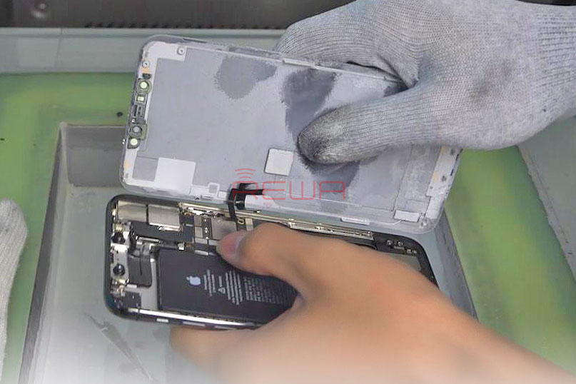 iPhone 11 Pro Max Screen Refurbishing – Detailed Operation