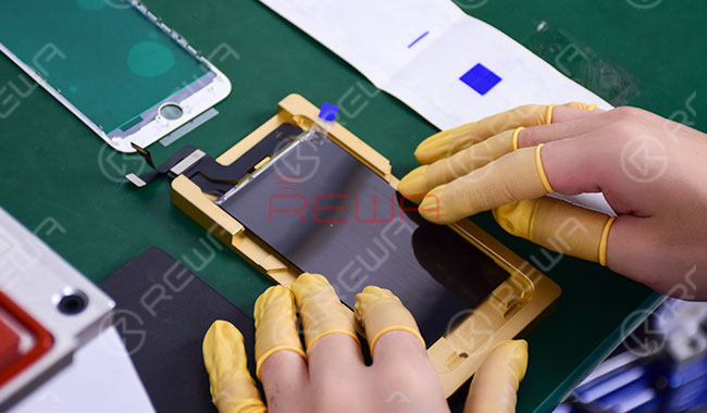 iPhone 8 Broken LCD Screen Refurbishing