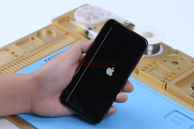 Fix iPhone X Keeps Restarting With Vertical Lines On The Screen