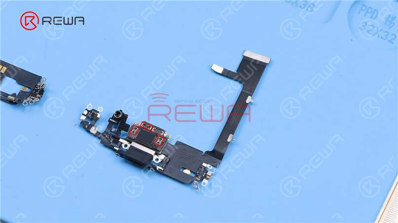 The lightning connector flex cable of the iPhone 11 Pro integrates Bot Speaker IC, ARC Vibrator IC, Charging IC, and Wireless Charging IC, which increases the possibility of functional failure in the case of water damage or heavy fall. But these ICs are back on the iPhone 12 motherboard, which not only reduces the possibility of lightning connector functional failure but also makes it easier to repair in the case of water damage or heavy fall.
