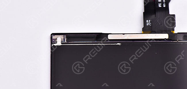 screen with cracking corners