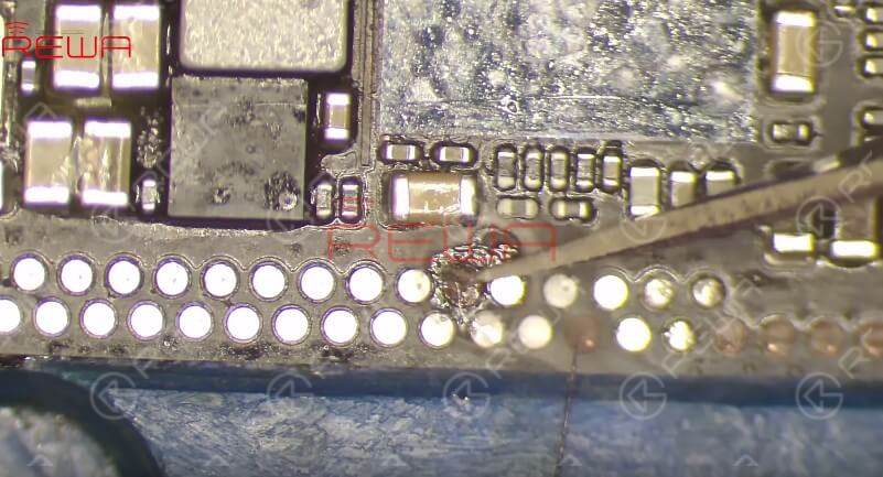 Since most of those missing pads are ground pads, we can just ignore them. Still, we need to treat Pin S166 with jumper wiring before soldering. Once done, get the lower layer reballed and re-solder the motherboard.