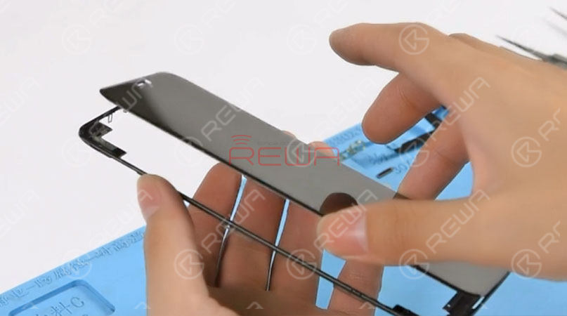 Prepare a new piece of iPhone 11 Pro Max bezel. Tear off the protective film on the bezel. Apply the specialized glue to the bezel. Then apply pressure to fit the OLED Screen Assembly with the bezel.