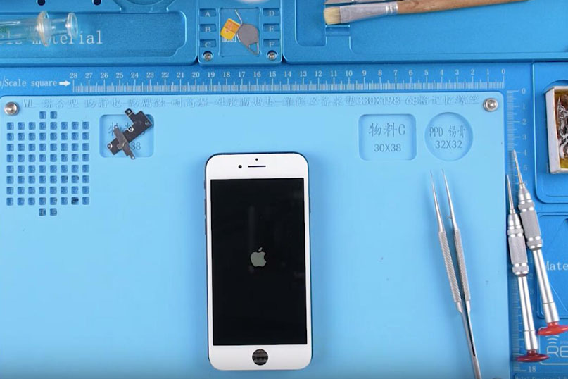 iPhone Frozen Screen Issue – Logic Board Repair Solution
